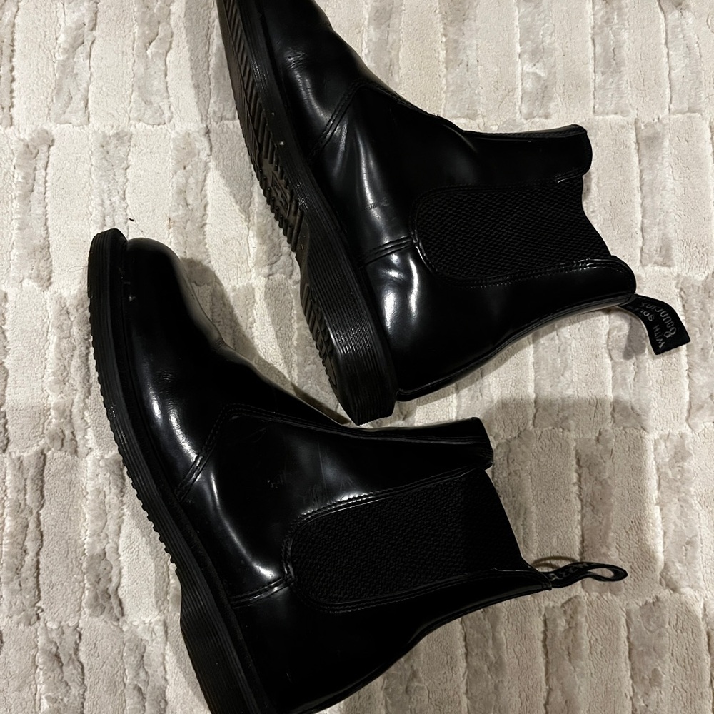Dr Martens Black Leather Chelsea Boots